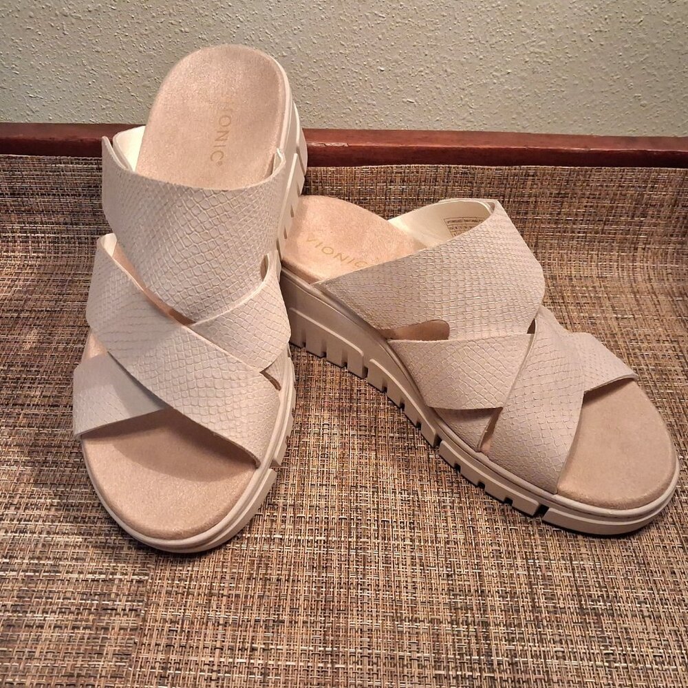New without tags - Vionic Uptown Sunset Womens Sandals Ivory Nubuck sz 9 Wide - Picture 11 of 11
